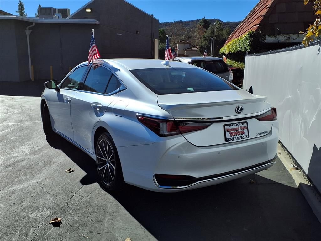Used 2022 Lexus ES 300h w/ Premium Package image 5
