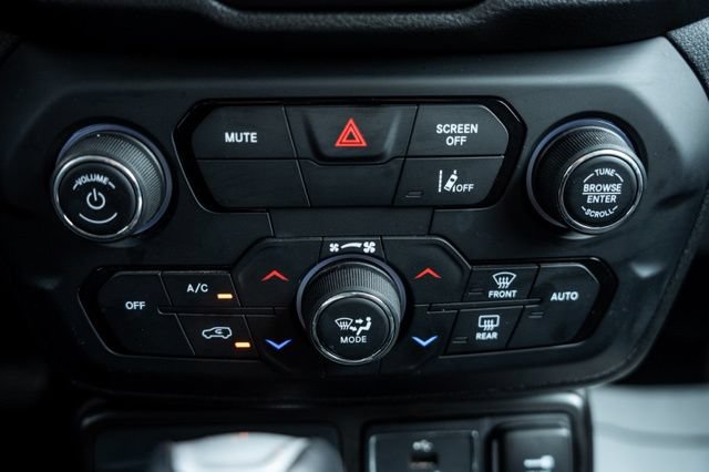 Used 2023 Jeep Renegade Trailhawk AWD/4WD image 22