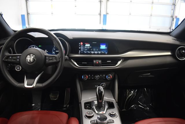 Used 2024 Alfa Romeo Stelvio Ti w/ Performance Driving Package AWD/4WD image 5