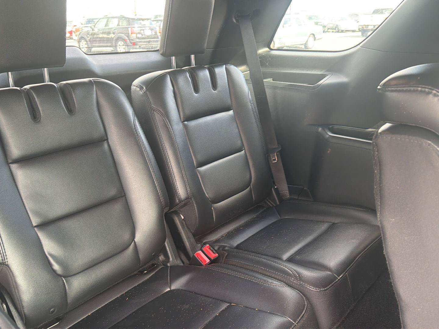 Used 2019 Ford Explorer XLT w/ Equipment Group 202A AWD/4WD image 20
