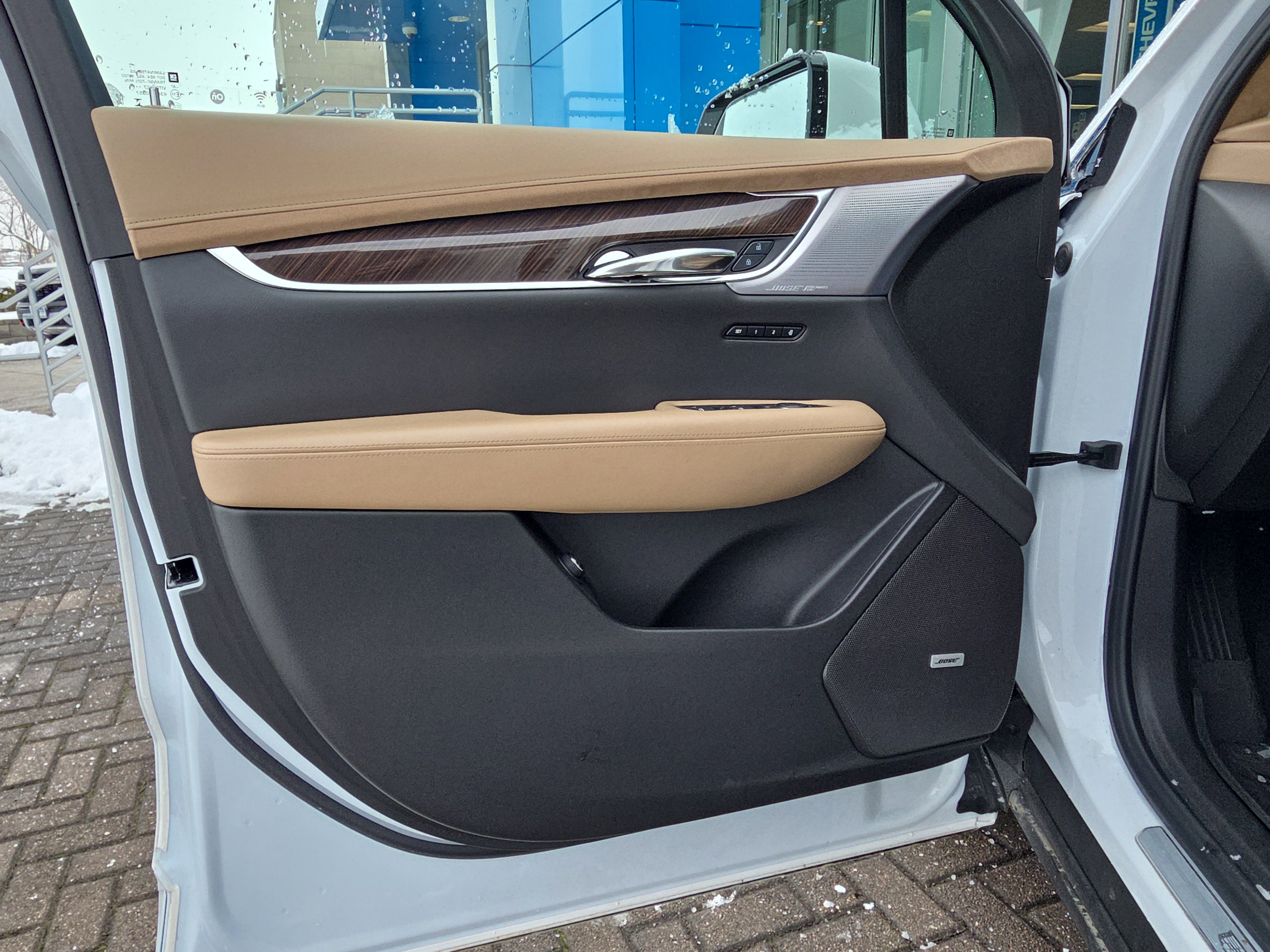 Used 2025 Cadillac XT6 Sport w/ Platinum Package image 14