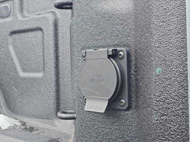 Used 2025 GMC Sierra 1500 SLT w/ SLT Premium Plus Package image 9