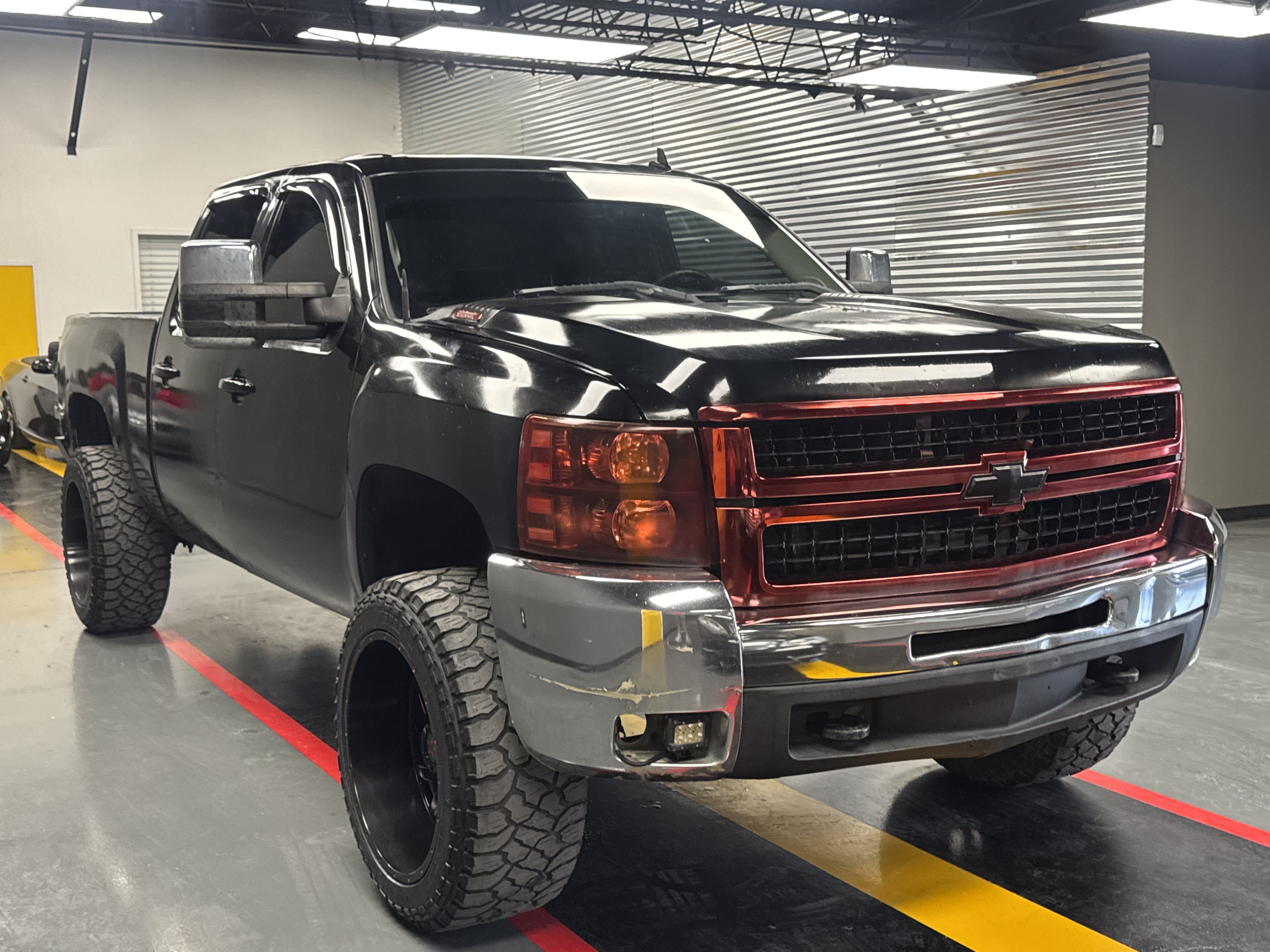 Used 2007 Chevrolet Silverado 2500 LTZ w/ Suspension Package, Off-Road AWD/4WD image 7