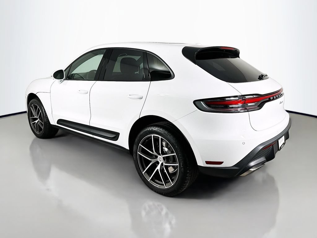 Certified 2026 Porsche Macan AWD/4WD image 3