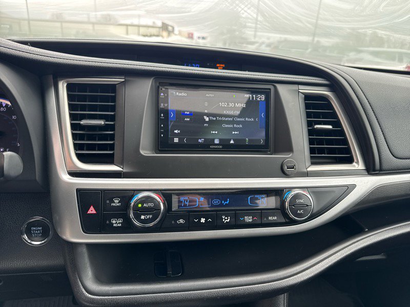 Used 2019 Toyota Highlander SE AWD/4WD image 14