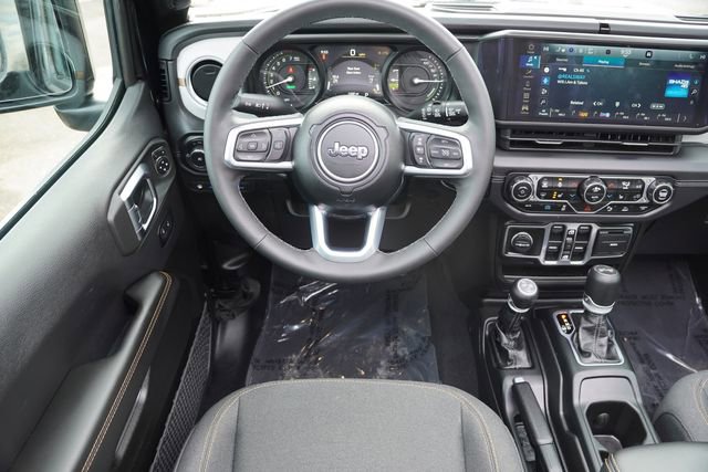 Used 2025 Jeep Wrangler Unlimited Sahara w/ Safety Group image 19