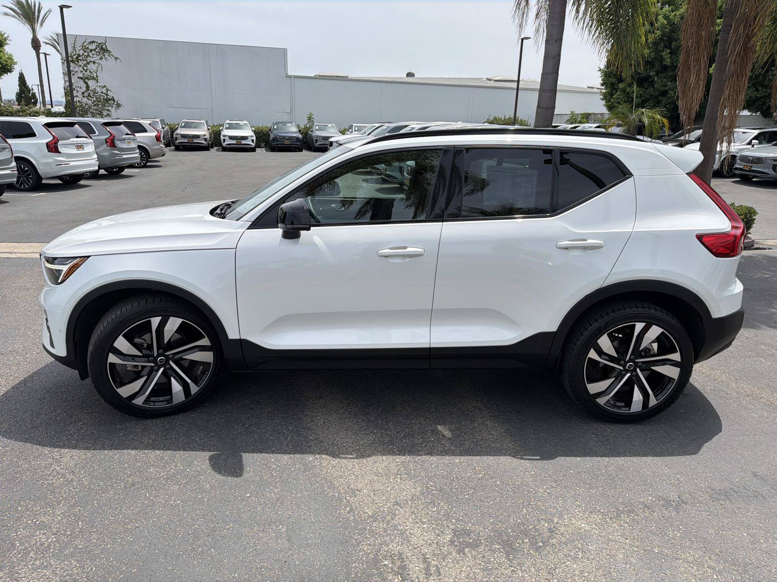 Certified 2023 Volvo XC40 B5 Ultimate AWD/4WD image 8