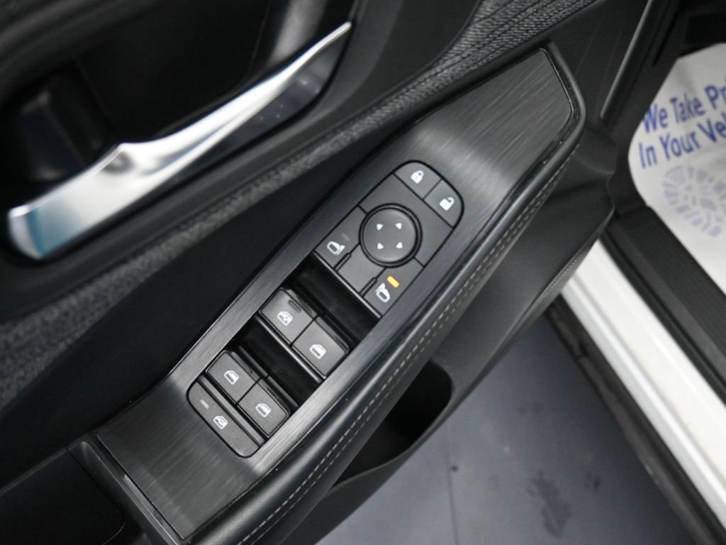 Used 2023 Nissan Rogue SV image 29