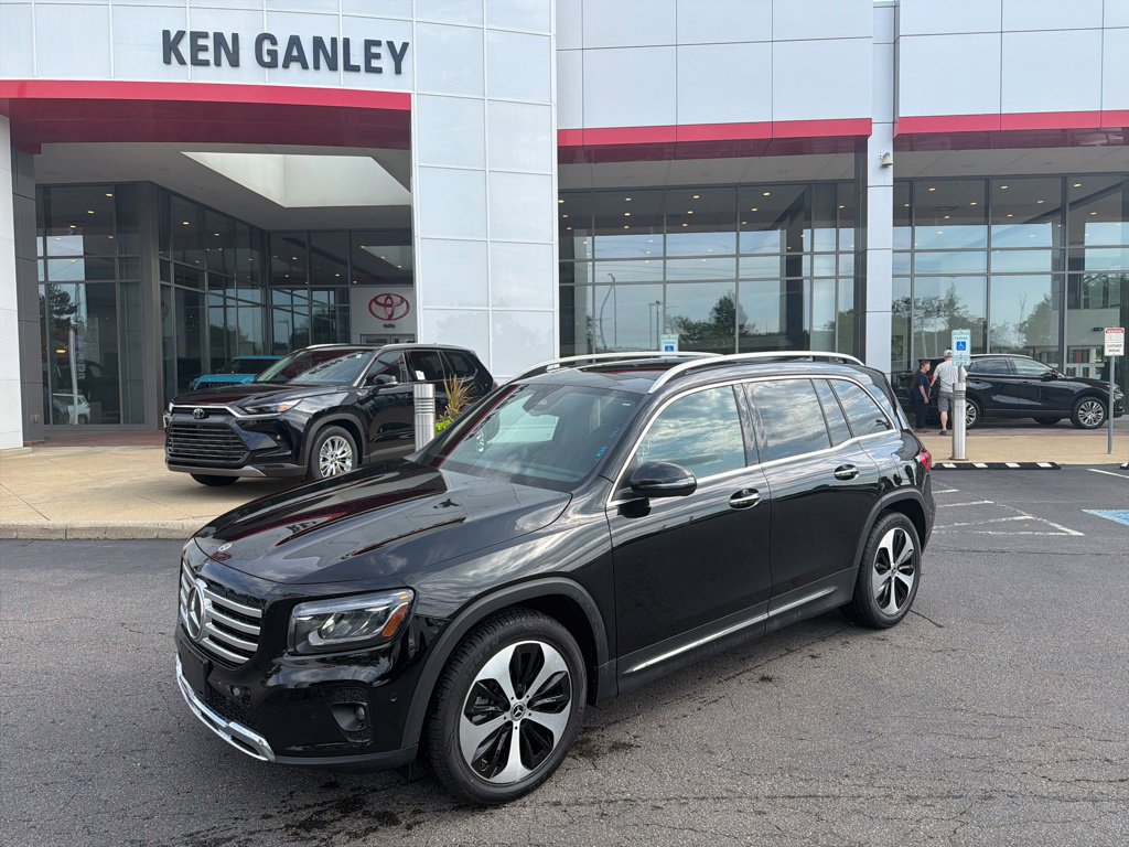 Used 2025 Mercedes-Benz GLB 250 image 1