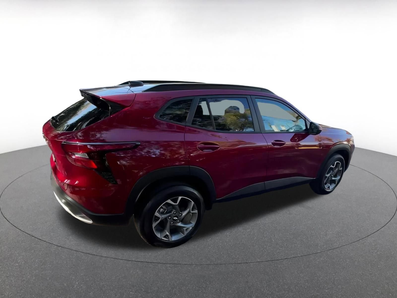 Used 2025 Chevrolet Trax LT image 14