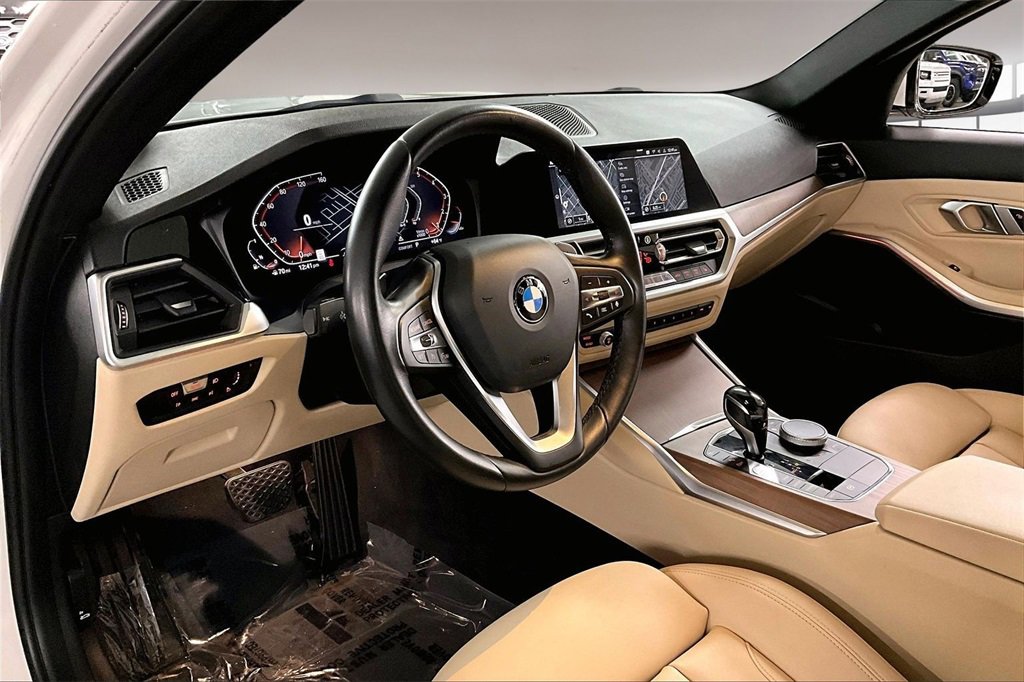 Used 2019 BMW 330i Sedan w/ Driving Assistance Package image 15