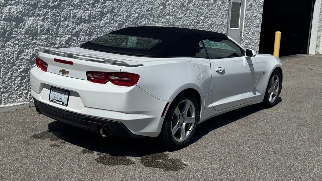 Used 2019 Chevrolet Camaro LT RWD image 4