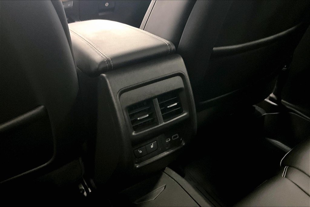 Used 2024 Cadillac XT4 Premium Luxury FWD image 30