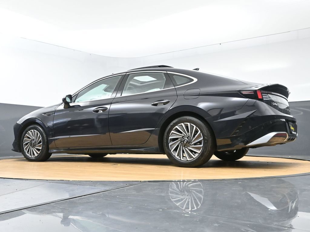 Used 2025 Hyundai Sonata Limited FWD image 56
