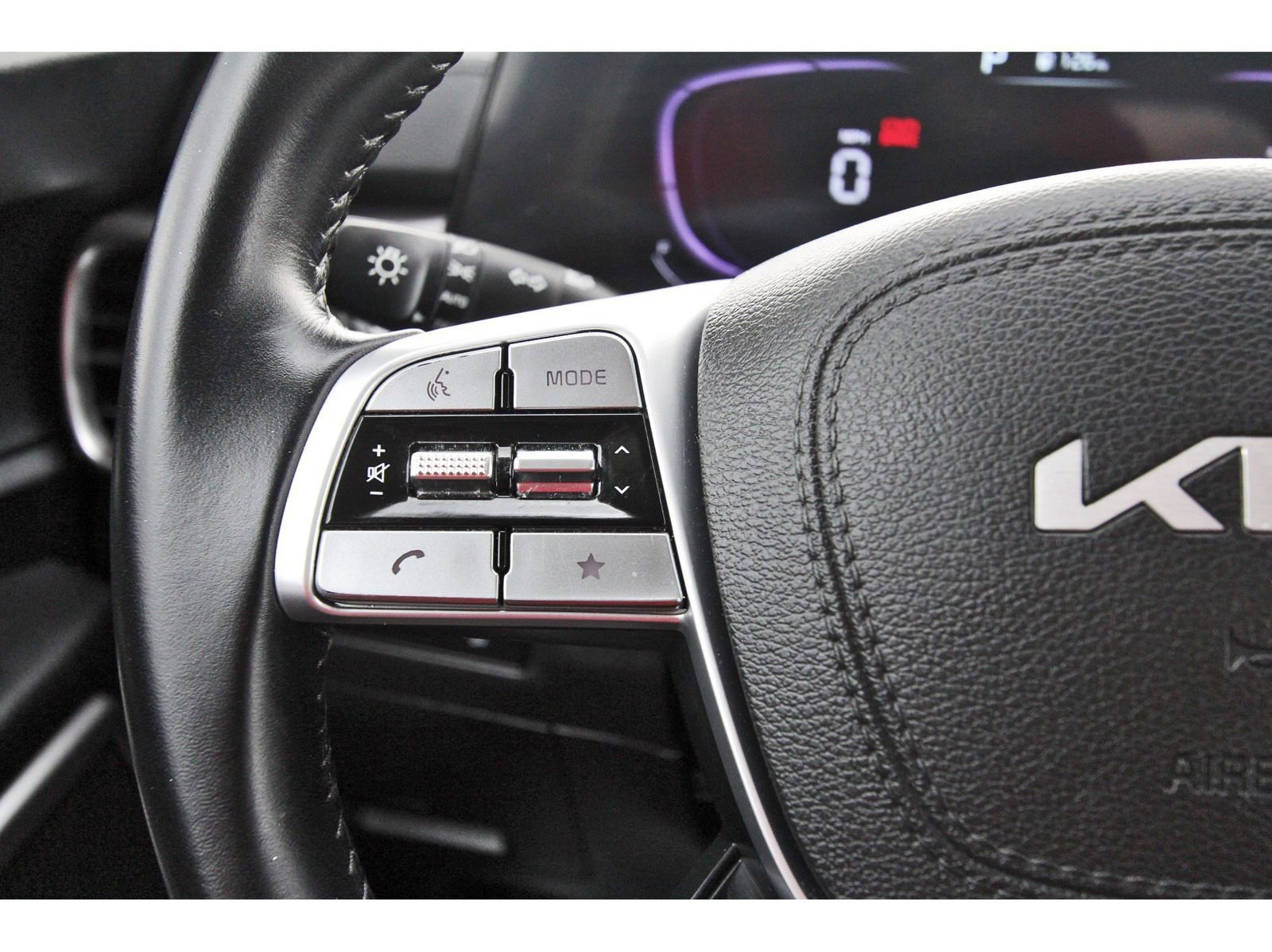 Used 2025 Kia Telluride S FWD image 24