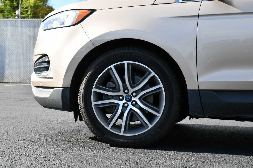 Used 2021 Ford Edge Titanium AWD/4WD image 12