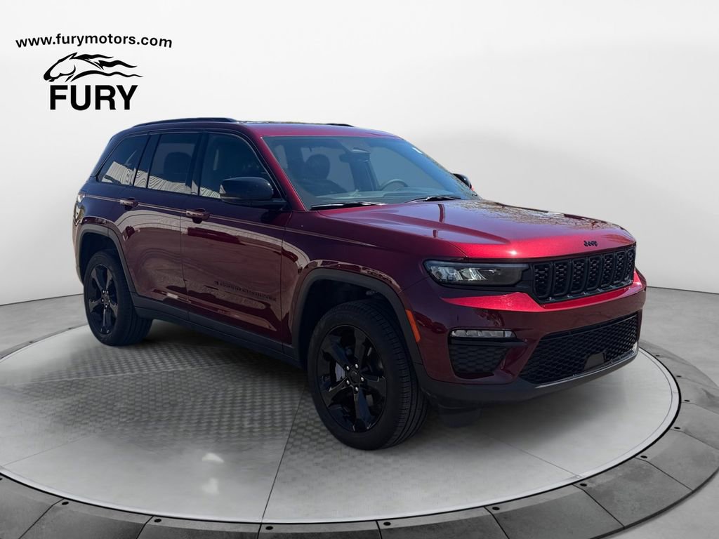 Used 2025 Jeep Grand Cherokee Limited w/ Black Appearance Package AWD/4WD image 1