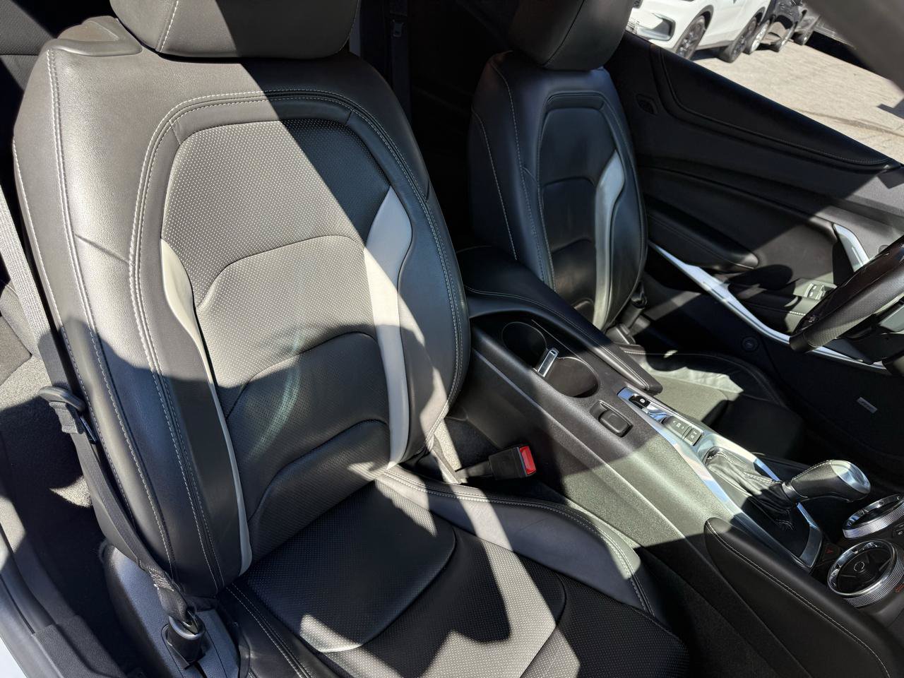 Used 2018 Chevrolet Camaro LT RWD image 9