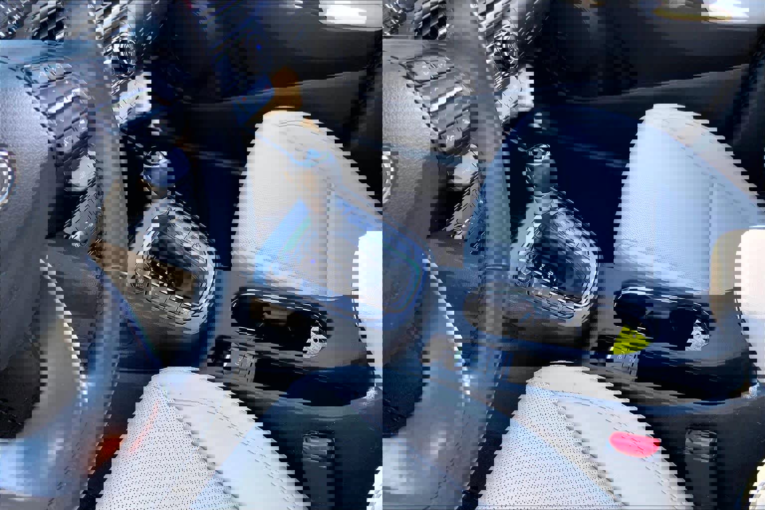 Used 2023 Hyundai Kona Limited image 16