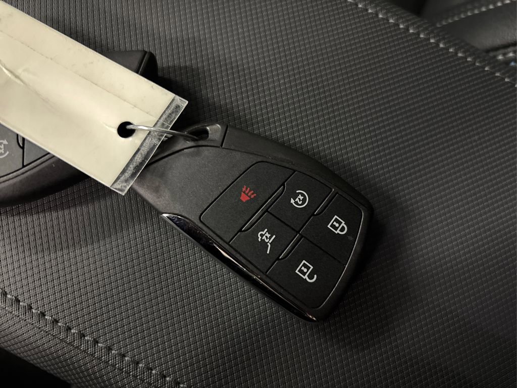 Used 2025 Chevrolet Equinox EV LT image 40