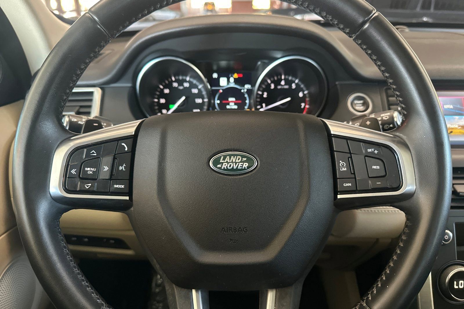 Used 2019 Land Rover Discovery Sport HSE image 27