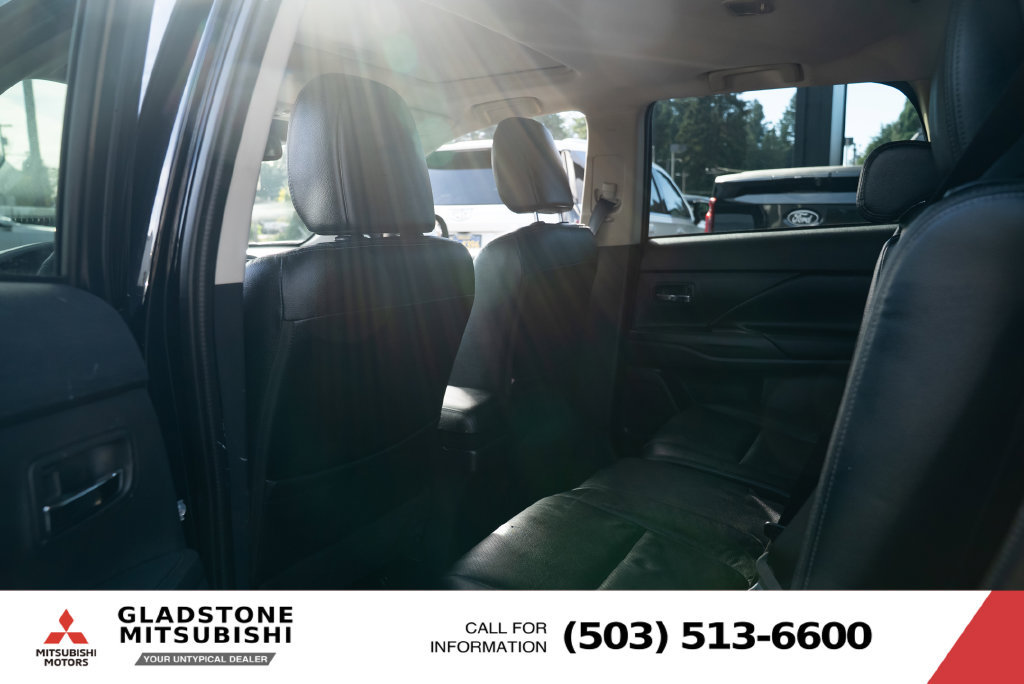 Used 2018 Mitsubishi Outlander GT AWD/4WD image 23