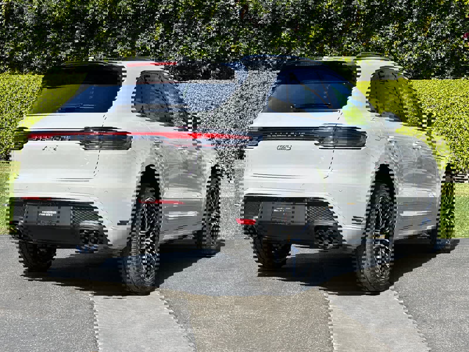 New 2026 Porsche Macan S image 8