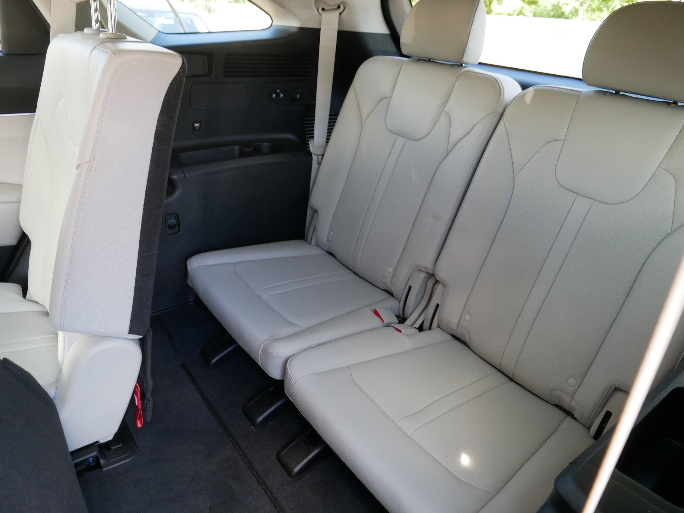 Certified 2023 Kia Sorento S w/ Panoramic Sunroof Package AWD/4WD image 37