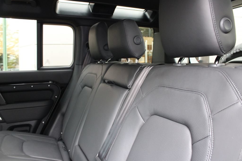 New 2026 Land Rover Defender 110 X-Dynamic SE AWD/4WD image 8