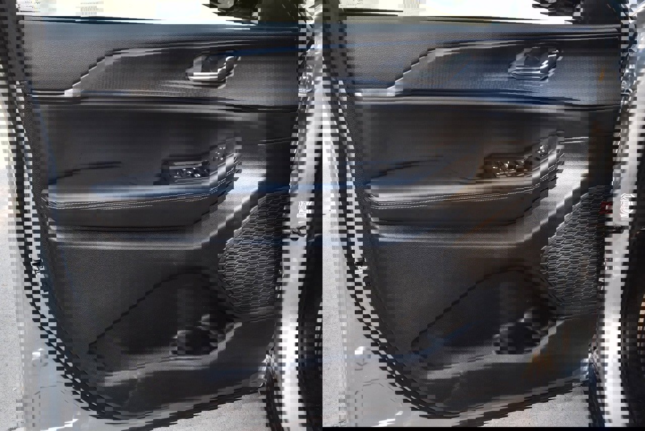 Used 2024 Jeep Grand Cherokee L Laredo image 35