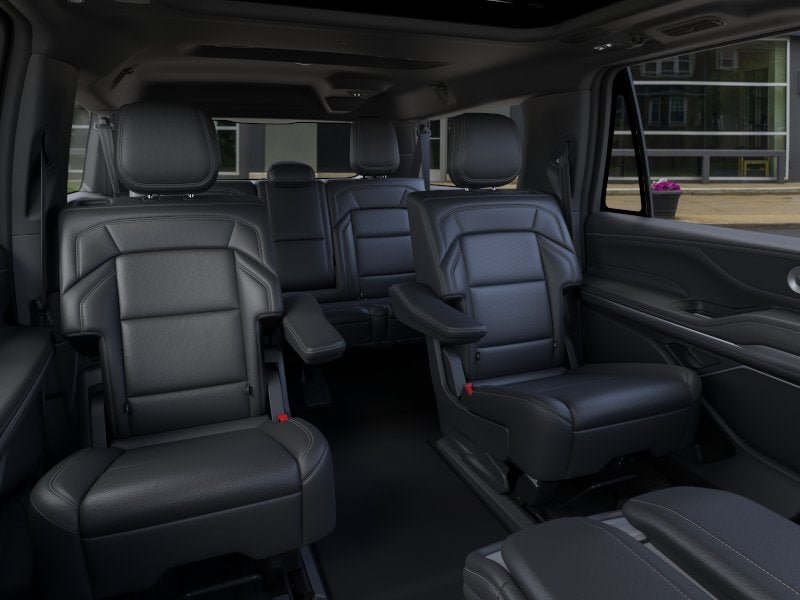 New 2026 Lincoln Navigator L Reserve w/ Jet Appearance Package AWD/4WD image 11