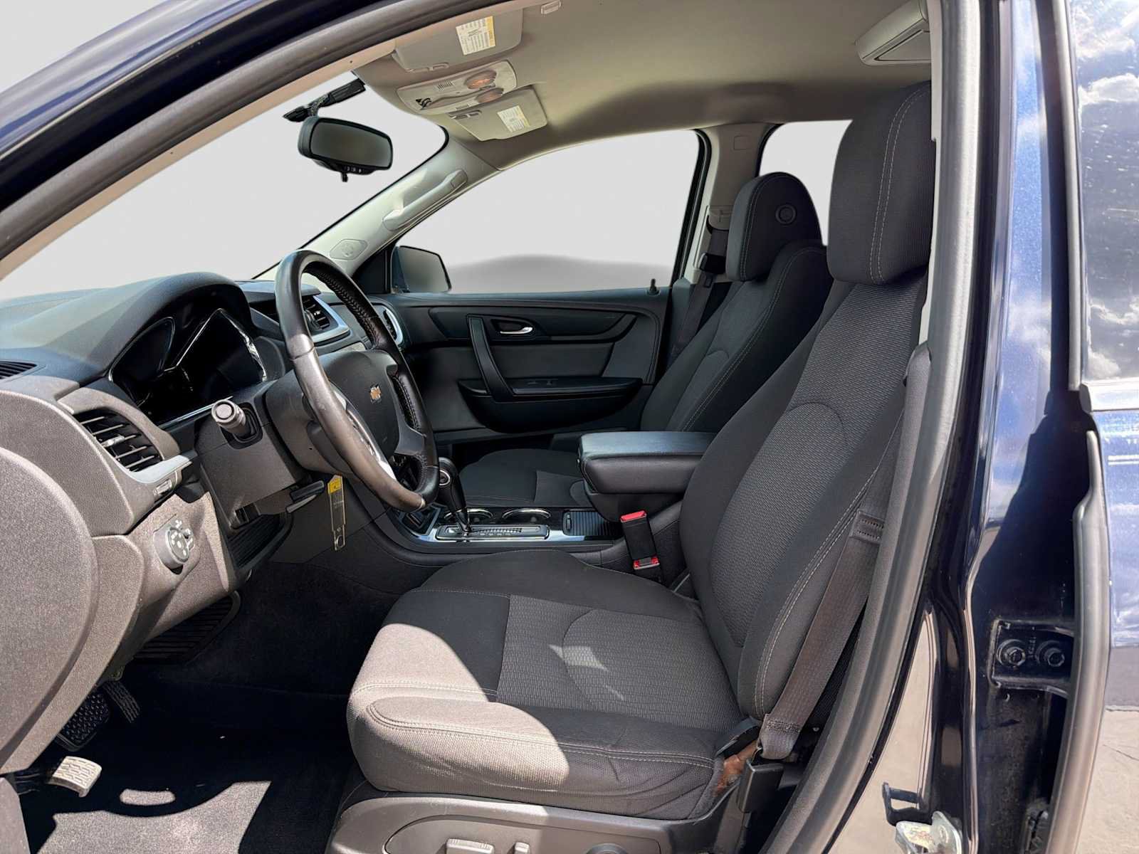 Used 2015 Chevrolet Traverse LT w/ Traveler's Package FWD video 2