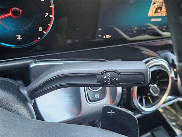 Used 2023 Mercedes-Benz GLB 250 4MATIC image 12