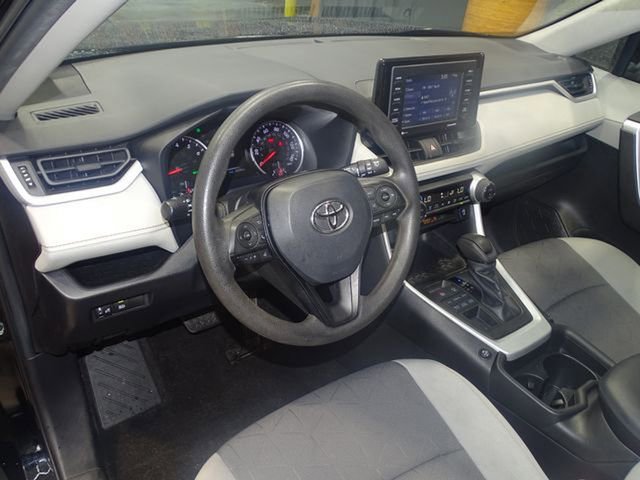 Used 2021 Toyota RAV4 XLE image 19