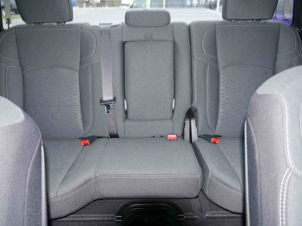 Used 2025 RAM 3500 Big Horn image 42