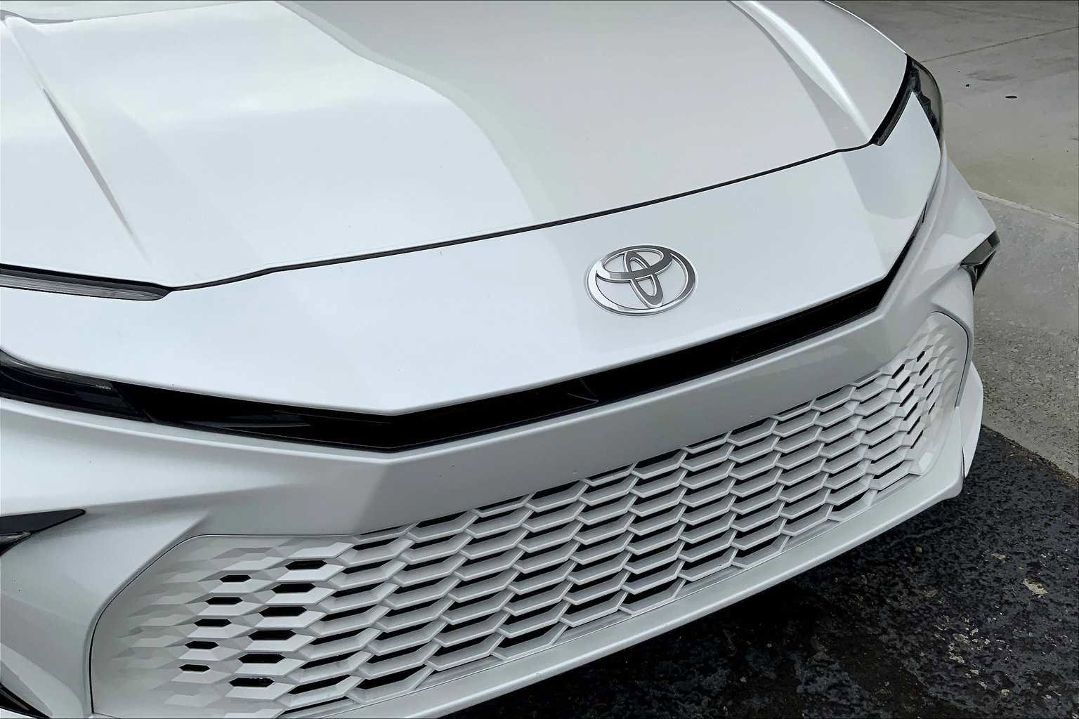 Used 2025 Toyota Camry XSE image 29