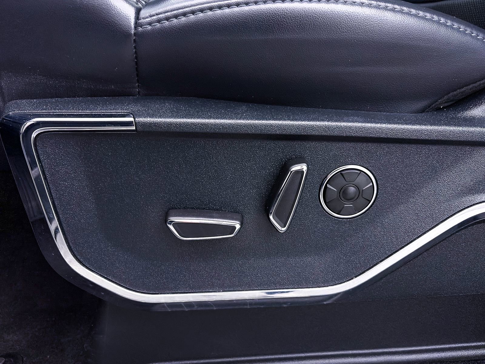 Used 2025 Ford F150 Platinum w/ FX4 Off-Road Package image 23