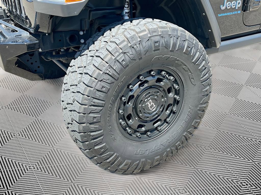 Used 2023 Jeep Wrangler Unlimited Rubicon 4xe AWD/4WD image 29