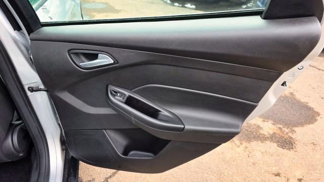 Used 2018 Ford Focus SE image 31