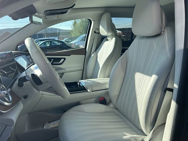 Used 2023 Mercedes-Benz EQE 500 4MATIC SUV image 11