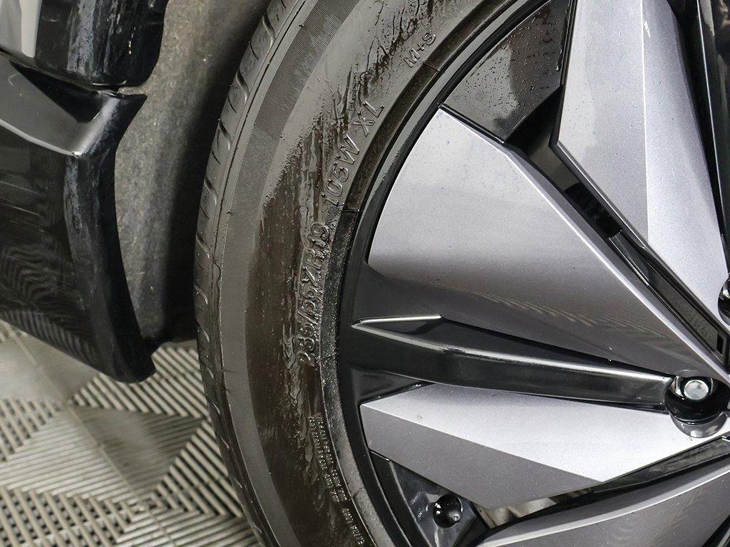 Used 2023 Nissan Ariya FWD image 20