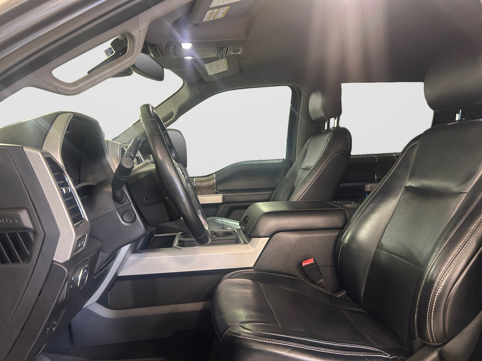 Used 2019 Ford F250 Lariat w/ Lariat Ultimate Package AWD/4WD image 8
