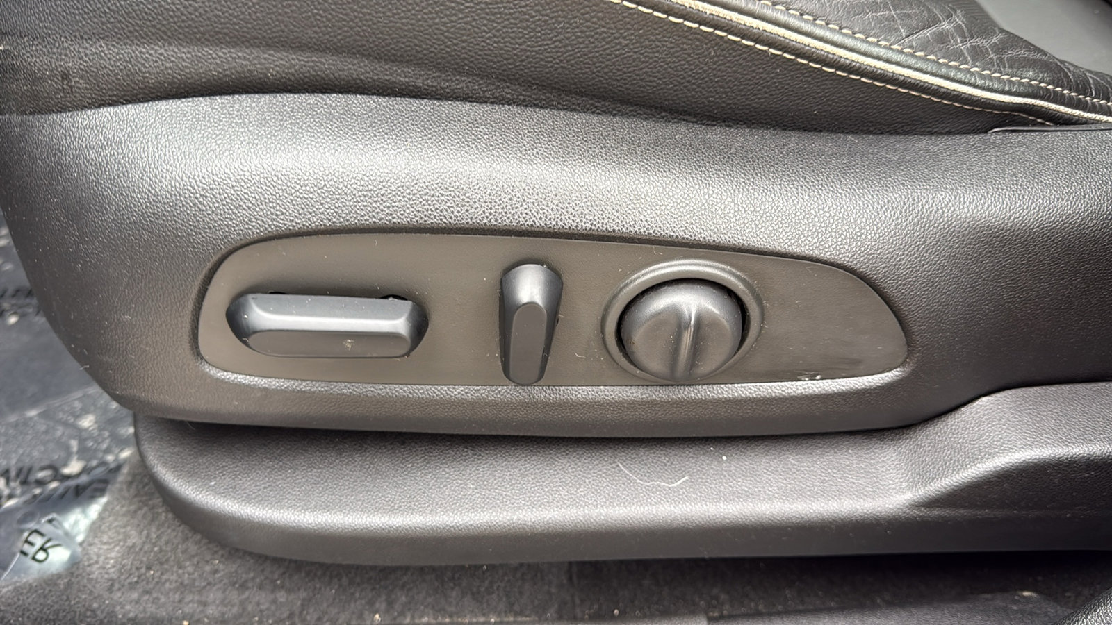 Used 2018 GMC Terrain Denali w/ Comfort Package image 12