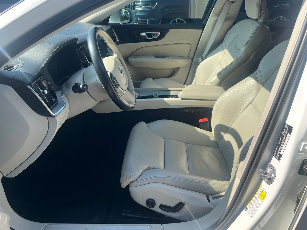 Used 2022 Volvo S60 B5 Inscription w/ Advanced Package FWD image 9