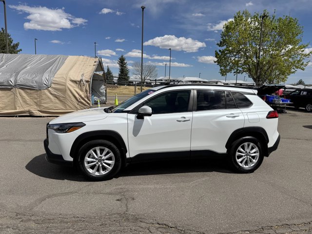 Used 2023 Toyota Corolla Cross LE image 4
