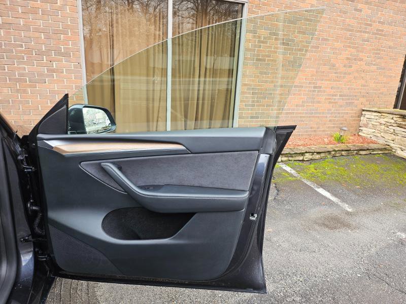 Used 2024 Tesla Model Y Long Range image 58