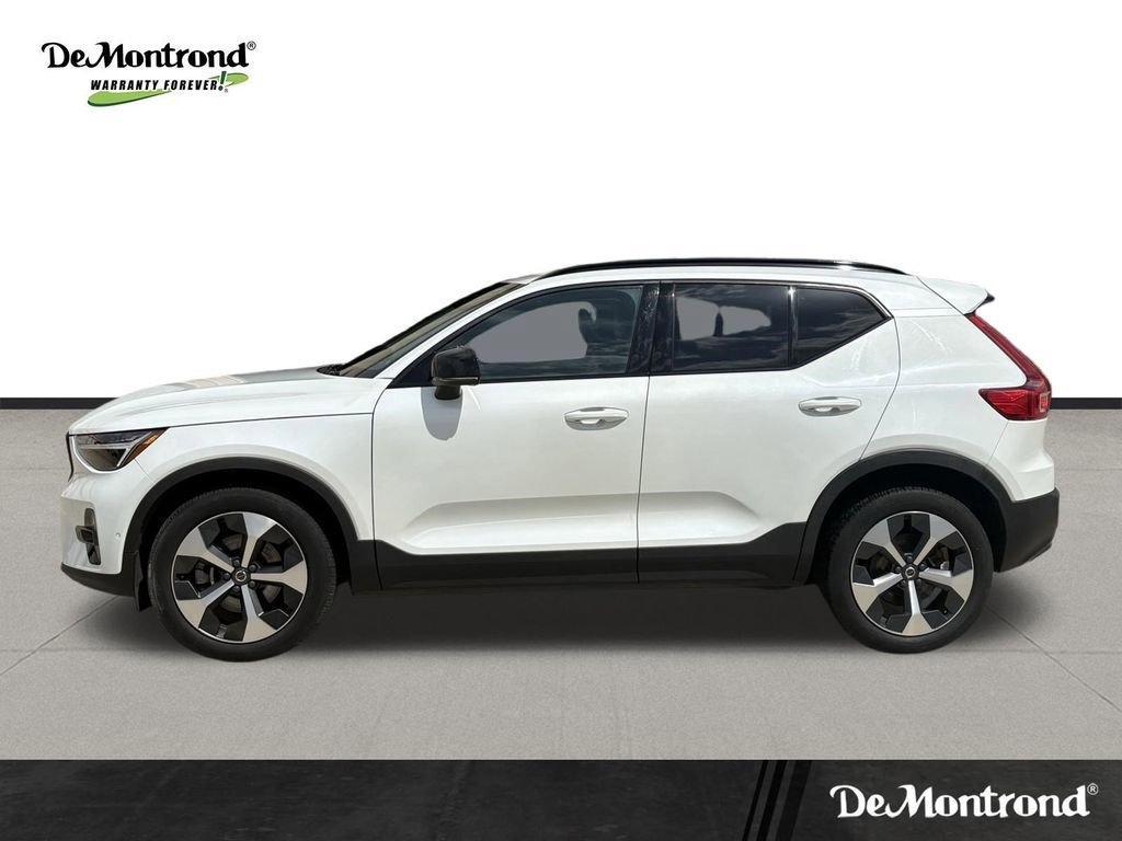 Used 2023 Volvo XC40 B5 Plus w/ Driver Assist Package image 8