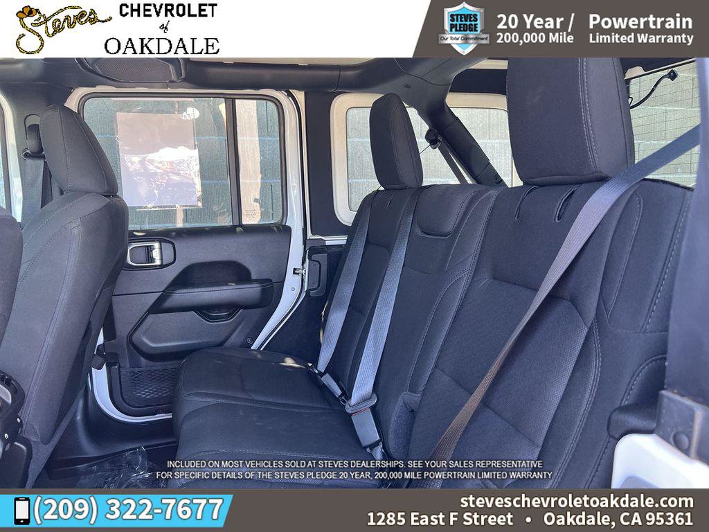 Used 2022 Jeep Wrangler Unlimited Sahara AWD/4WD image 28