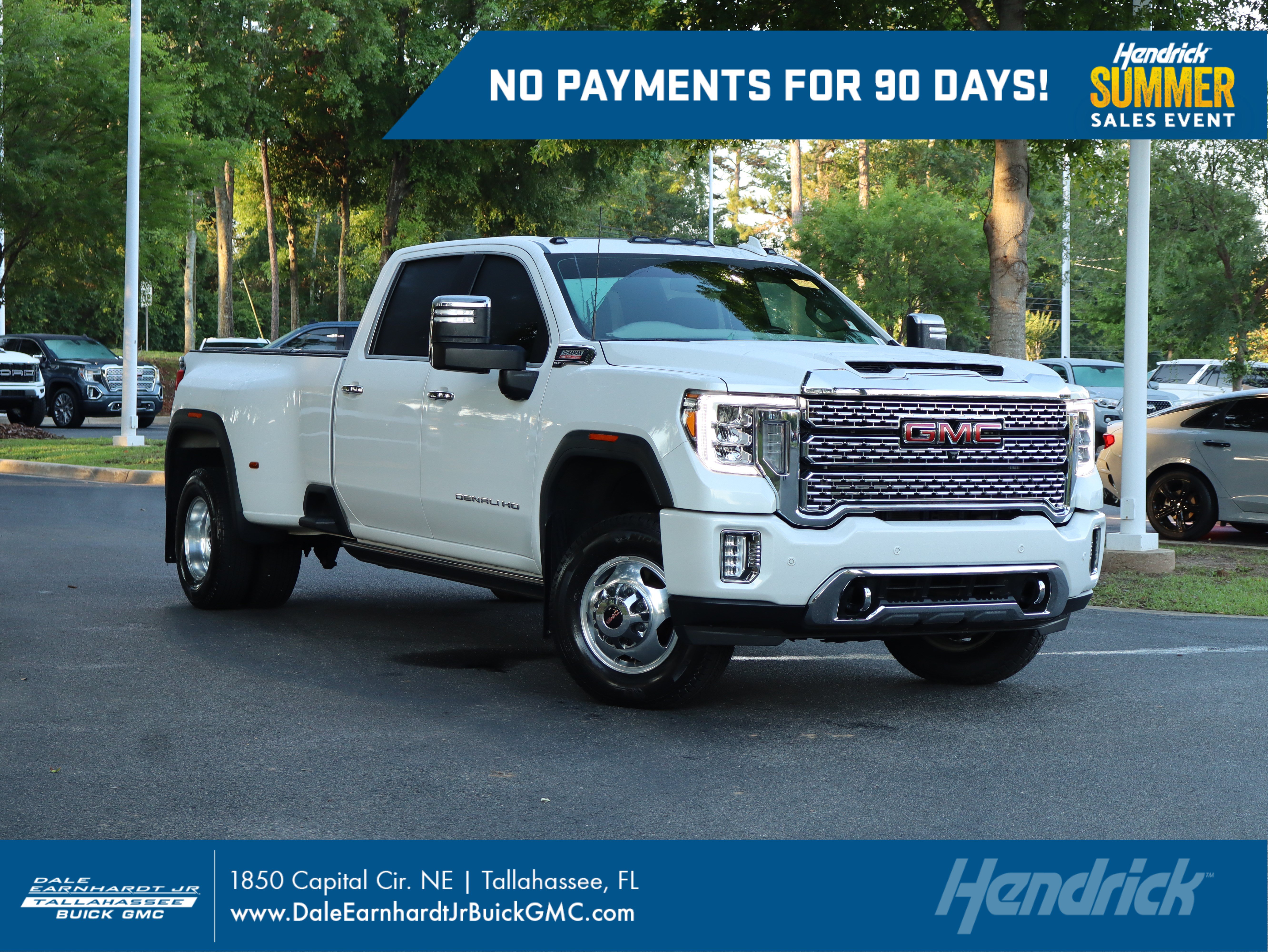 Used 2022 GMC Sierra 3500 Denali AWD/4WD image 1