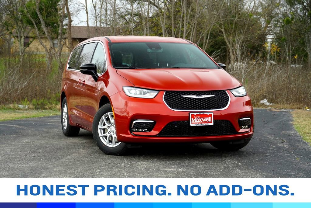 New 2026 Chrysler Pacifica Select